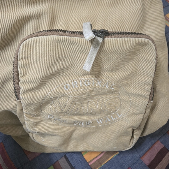 VANS 2 Piece Set Vans Off The Wall backpack and Vans beanie cap - Picture 6 of 16